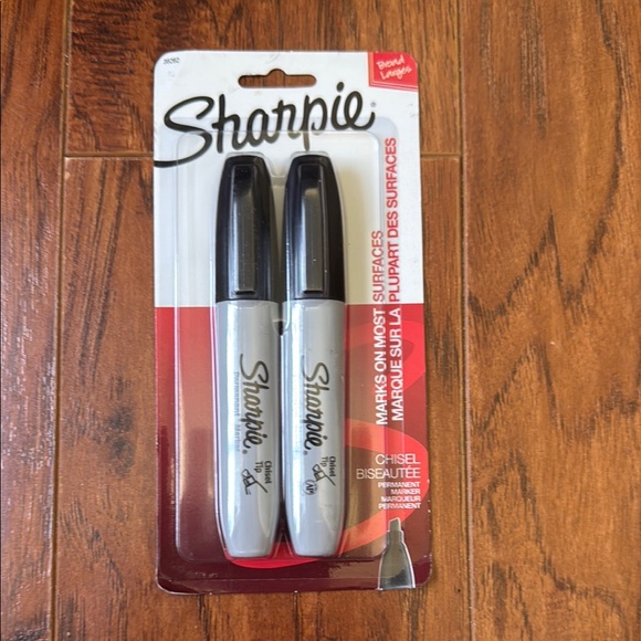 NWT‎ (2) Sharpie Chisel Tip Permanent Markers Black 38262 Broad Large - Picture 2 of 4